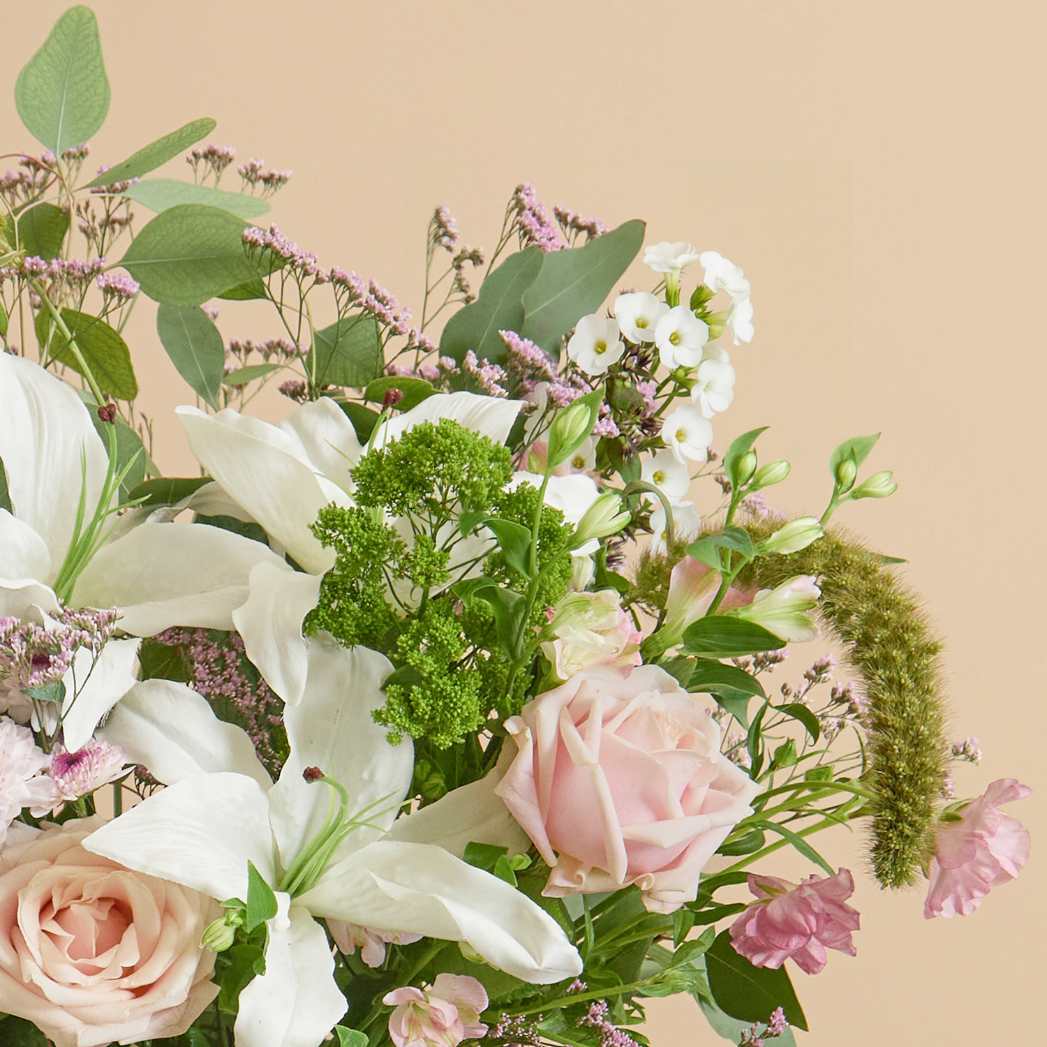 Easter flowerbouquet with ranunculus & roses | Send flowers online | Apricot Sorbet | size: showstopper, photo 3