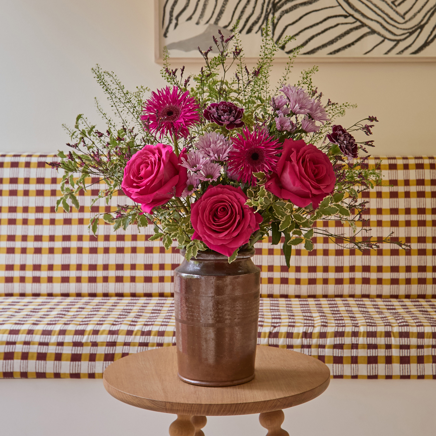 Flower bouquet with roses & santinis | Send flowers online | Neon Sky | size: classic, photo 2