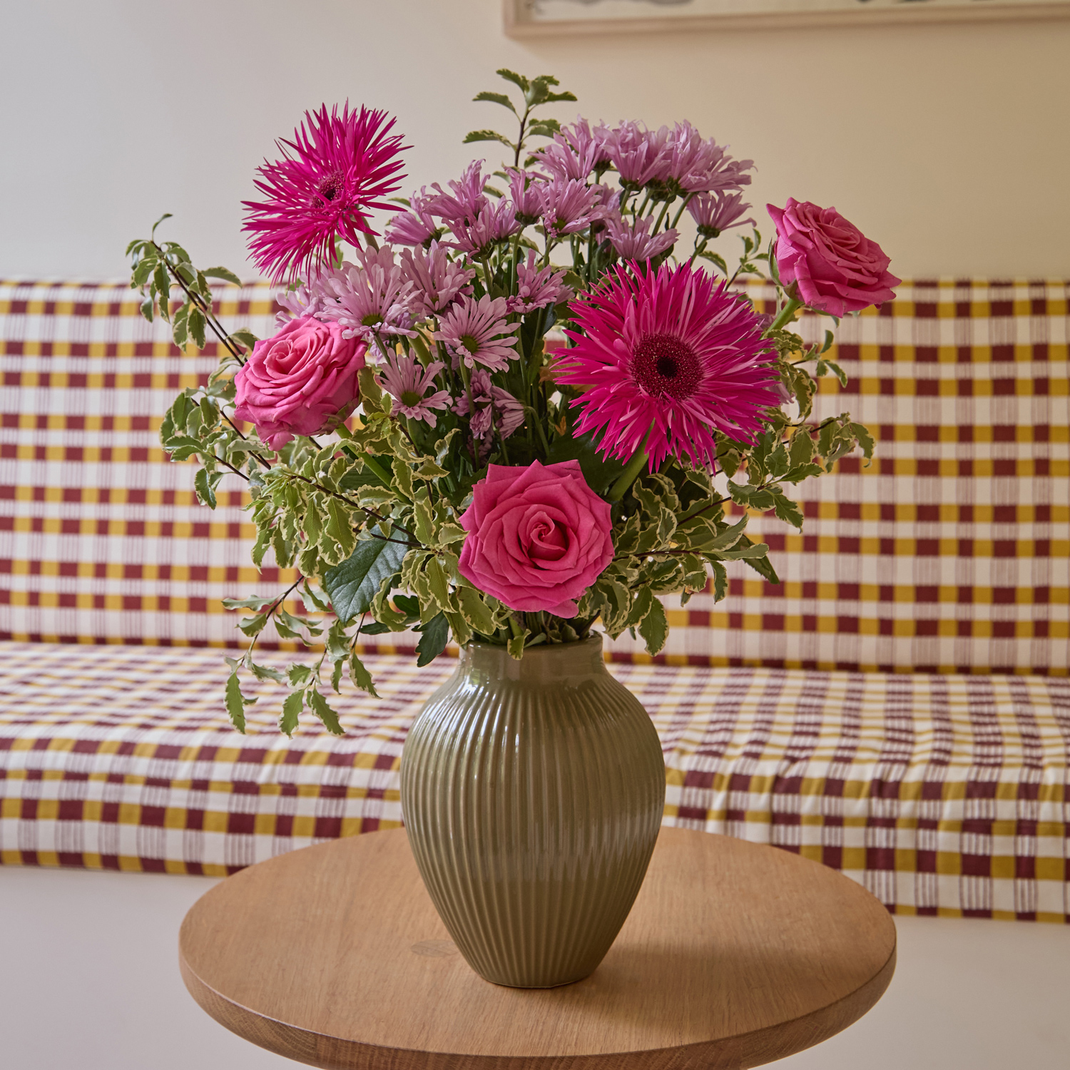 Birthday Flower bouquet with roses & santinis | Send flowers online | Neon Sky | size: letterbox, photo 2