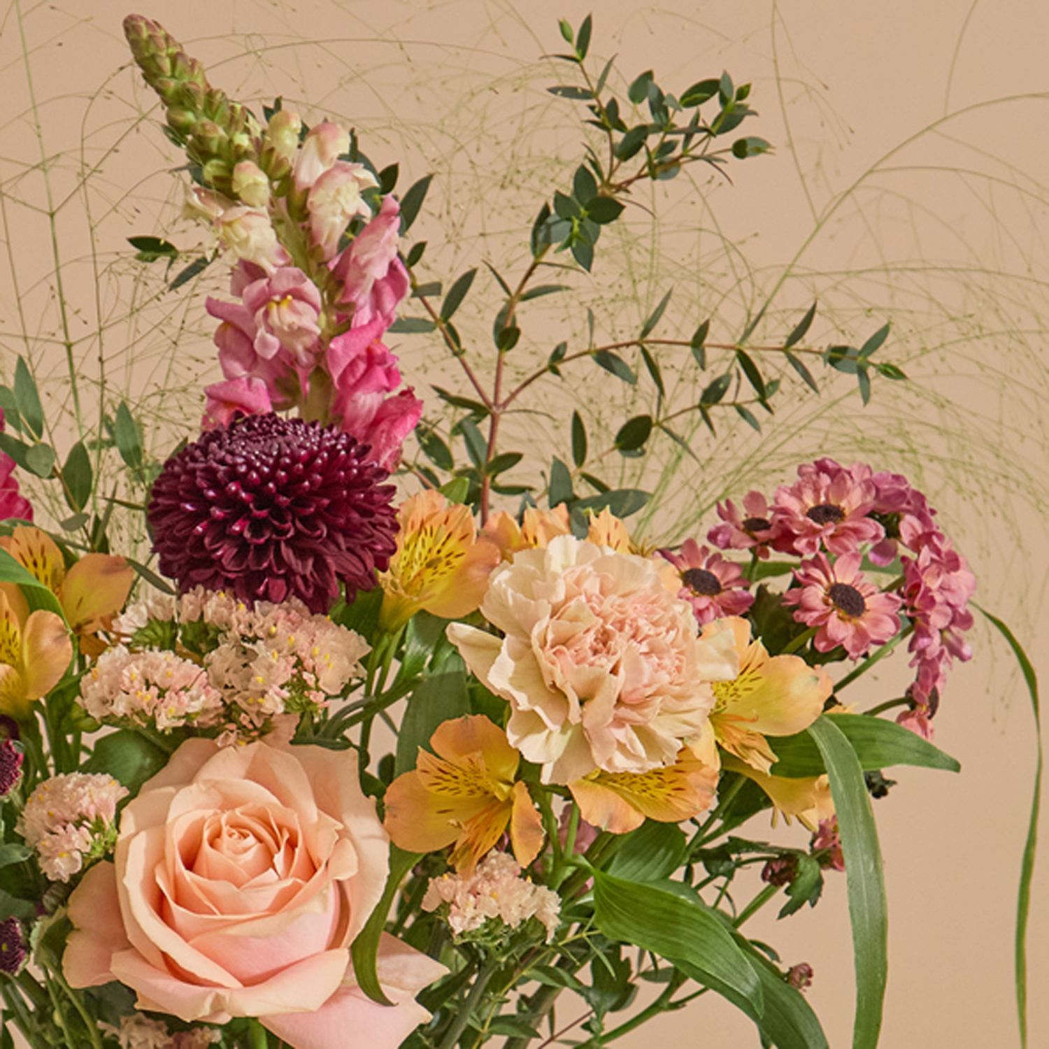 Valentine's Day flower bouquet with roses, snapdragons & carnations | Send flowers online | Dusty Skies | Special edition, photo 3