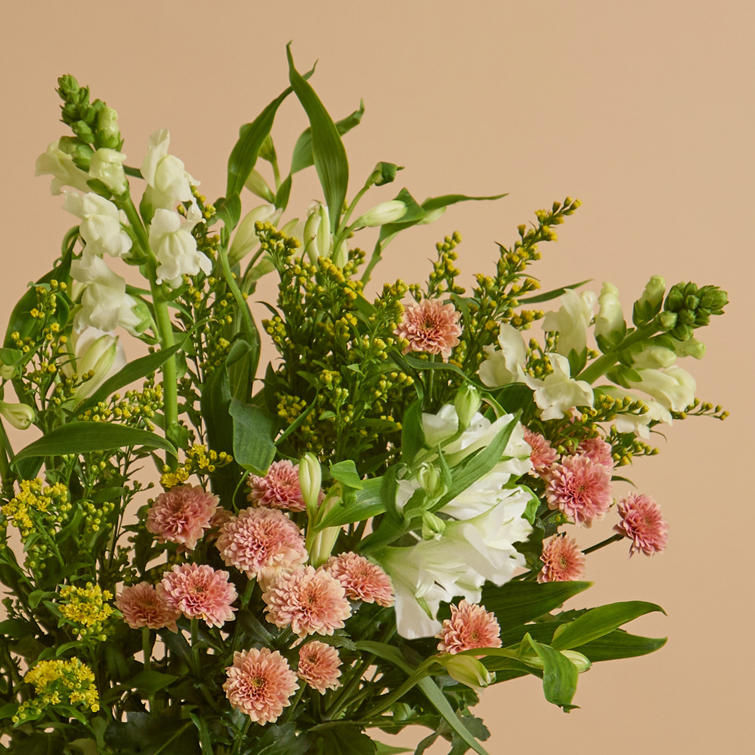 Mother's day flower bouquet with snapdragon & alstroemeria | Send flowers online | Frosted Lime | size: letterbox, photo 3