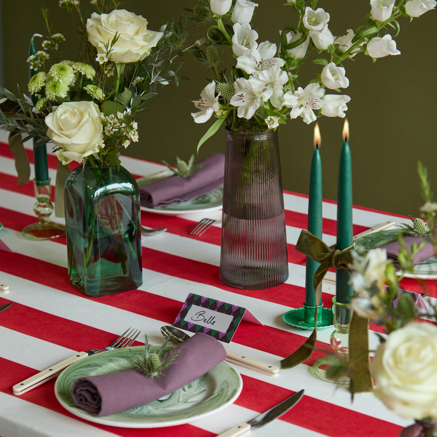 The Emerald & Amethyst Tablescape Set With Flowers