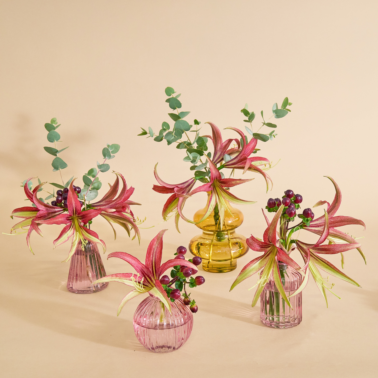The Garnet & Gold Tablescape Set With Flowers